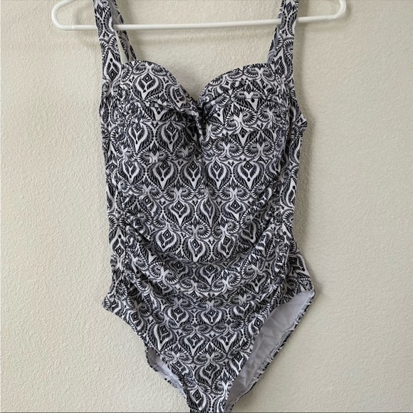 Bondeye Australia patterned black and white one piece ruched swimsuit - Picture 4 of 11